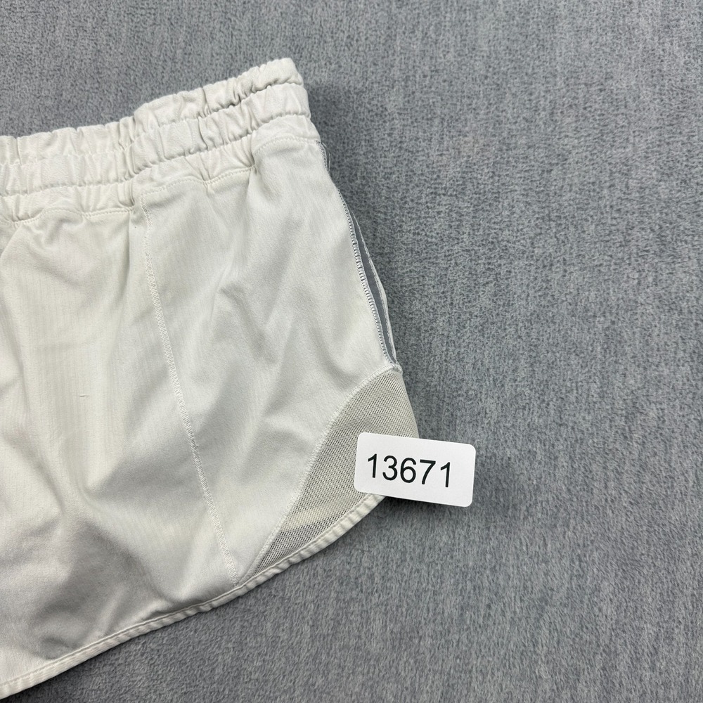 Lululemon Shorts Womens 6 Cream Hotty Hot Lined 2.5" Running Gym Workout W7ACRR - Picture 13 of 13